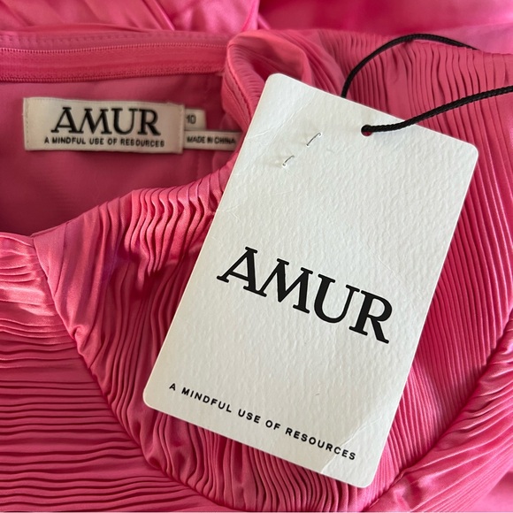 Amur Kin Strapless Pleated Midi Dress in Calla Lily NWT - Picture 9 of 10